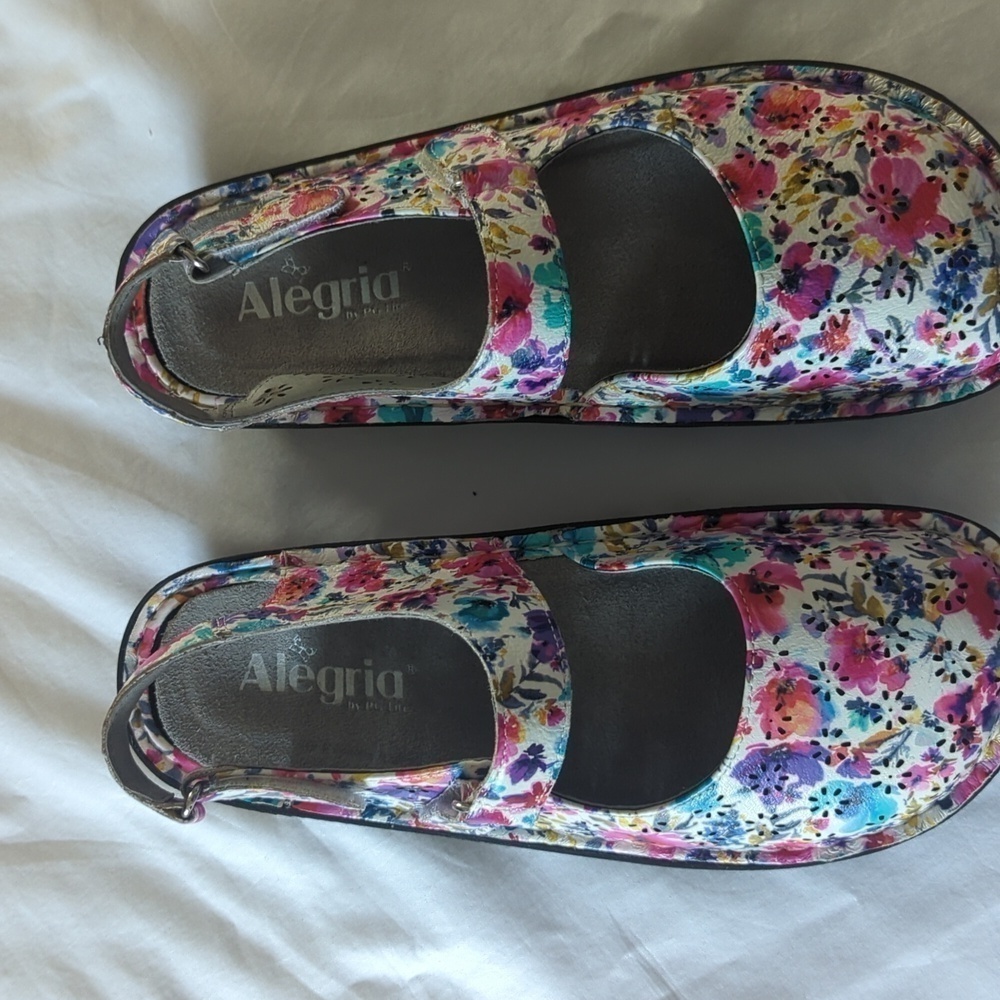 Algeria Jemma Perennial Women's size 39 shoes. Gently used. Excellent condition. - Picture 2 of 9